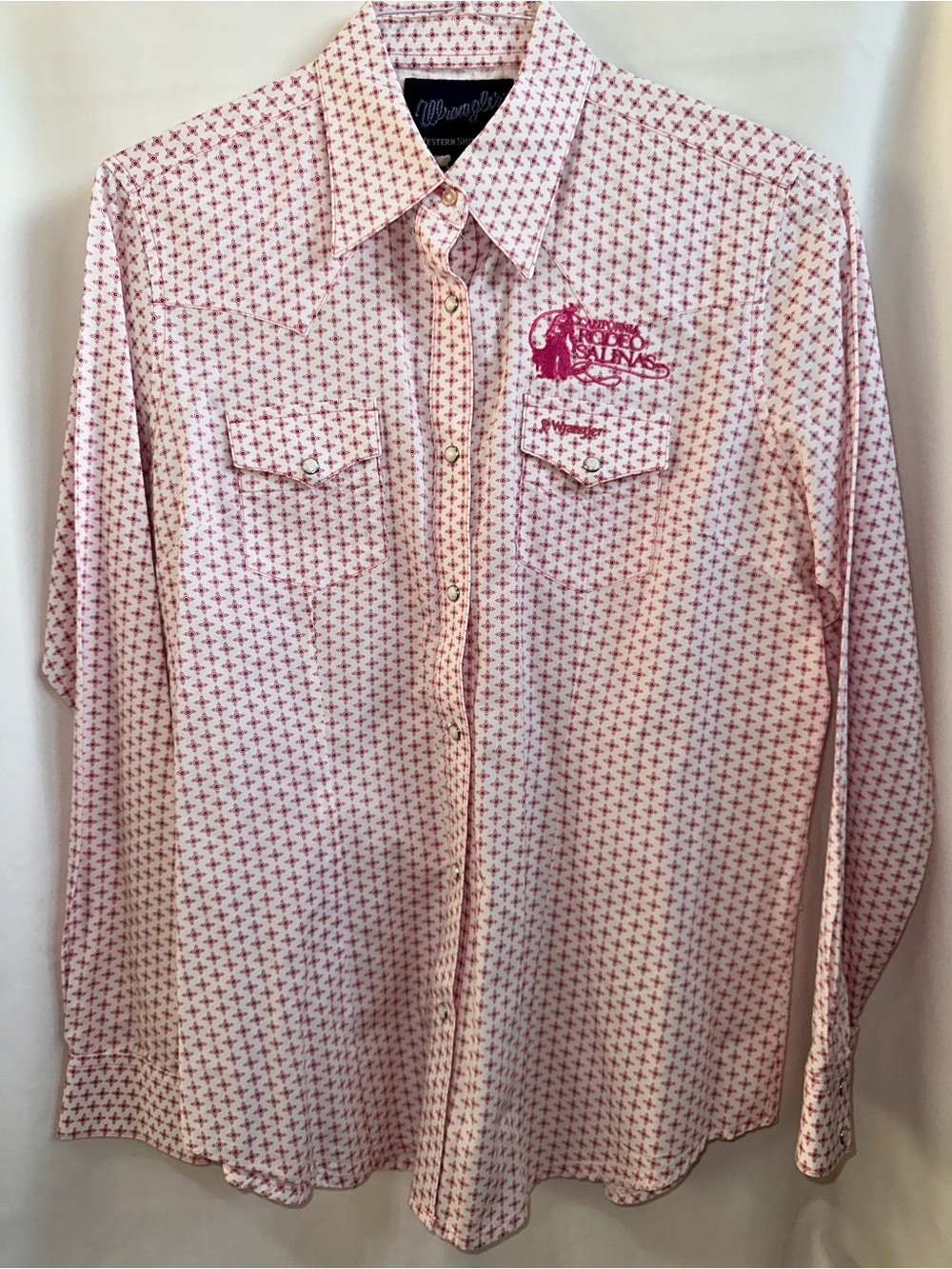 Wrangler Light Pink Geometric Western Shirt with Magenta Embroidery